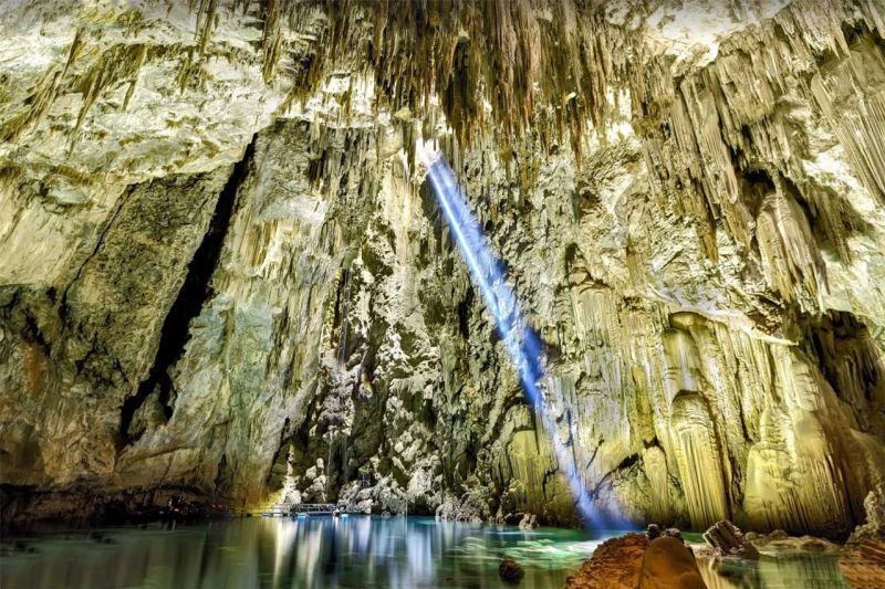 Descubra os mistérios do Abismo Anhumas em Bonito Descubra os mistérios do Abismo Anhumas em Bonito