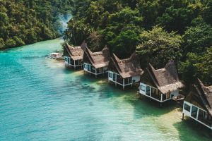 Como  a experincia de dormir em bangals com vista para o rio em Bonito MS?