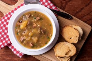 Benef�cios do quibebe de mandioca e sua hist�ria em Bonito (MS)