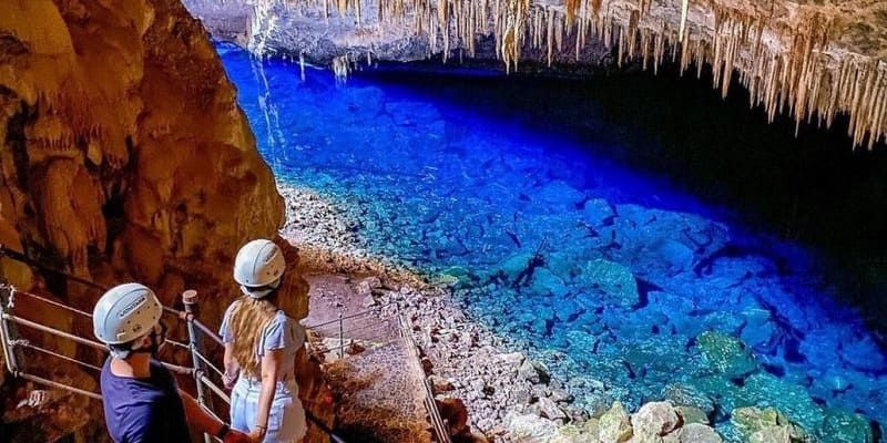 Gruta Lago Azul